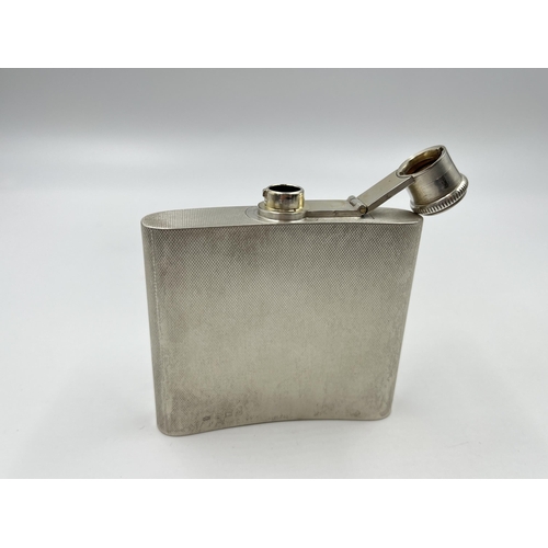 1318 - An A Wilcox hallmarked Birmingham silver hip flask, dated 1940 - approx. gross weight 117 grams and ... 