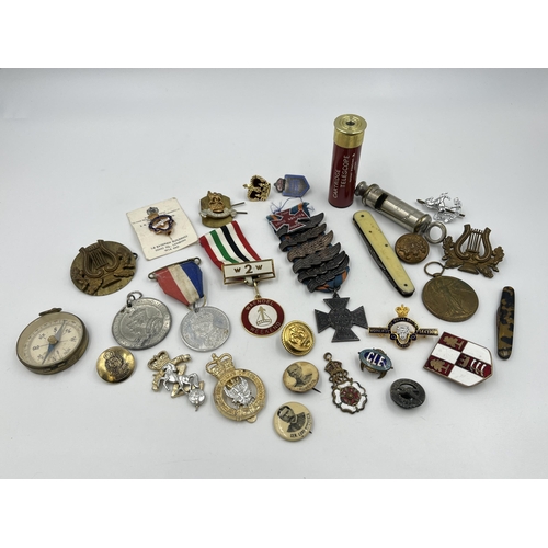 1406 - A collection of vintage items to include 1937 Coronation souvenir pocket knife, WWI Victory medal pr... 