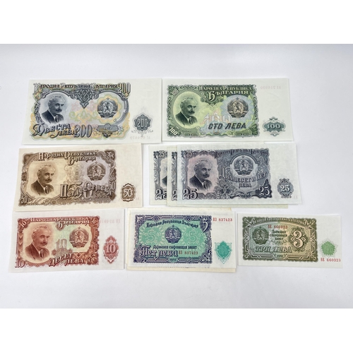 1444 - A collection of mid 20th century Bulgarian 3, 5, 10, 25, 50, 100 and 200 leva banknotes