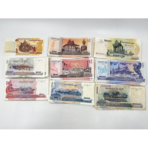 1457 - A collection of modern National Bank of Cambodia 50, 100, 500, 1000, 2000 and 10,000 riels banknotes