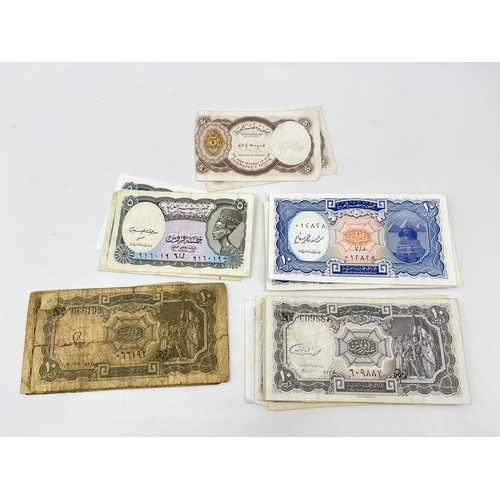 1458 - A collection of Arab Republic of Egypt 10 piastres and 5 piastres banknotes