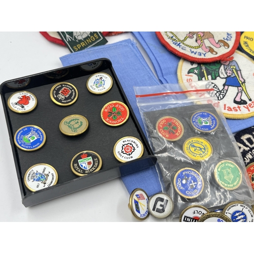 1472 - A collection of vintage Girl Guides cloth patches and golf club buttons