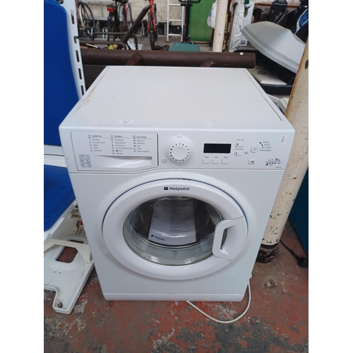 951 - A Hotpoint WMBF944 A+++ Class 1-9kg 60cm washing machine with instruction manual