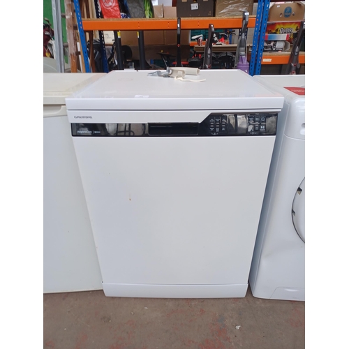 956 - A Grundig HygieneCare GR5500 60cm dishwasher