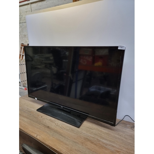 869B - A Bush ELED40287FHDDVD smart TV/DVD combo