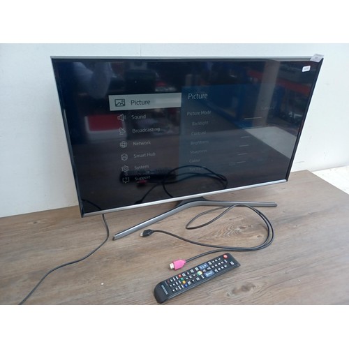 871 - A Samsung UE32J5600AK smart full HD 32