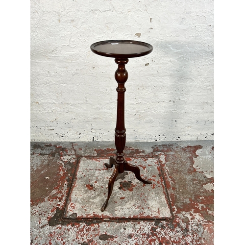 174 - A 19th century style mahogany jardinière stand with circular top and tripod pedestal support - appro... 