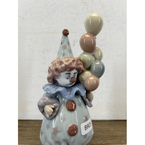 302 - A Lladro 'Littlest Clown' figurine - model no. 5811