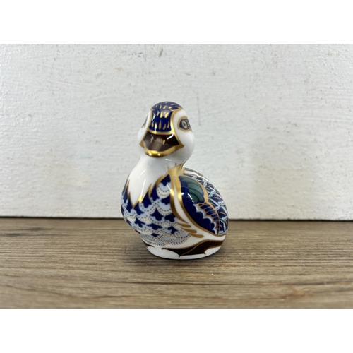 333 - A Royal Crown Derby Sitting Duck paperweight with gold stopper - approx. 7cm high