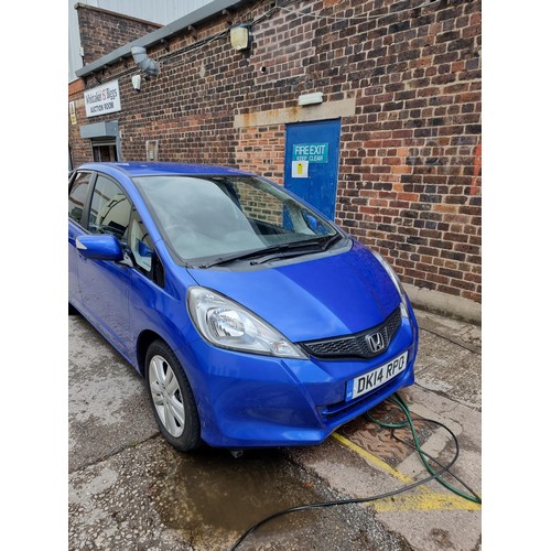 845 - A 2014 Honda Jazz ES+ I-VETEC petrol hatchback with CVT automatic transmission, two keys and 5,953 m... 