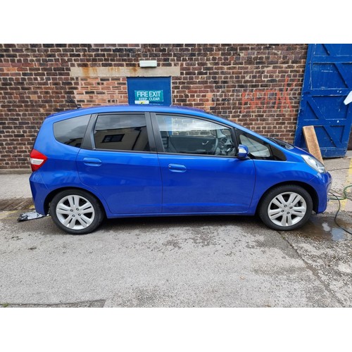 845 - A 2014 Honda Jazz ES+ I-VETEC petrol hatchback with CVT automatic transmission, two keys and 5,953 m... 