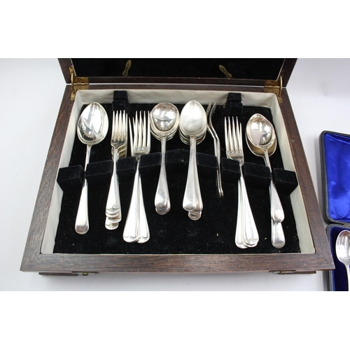 476 - Two vintage boxed silver plated cutlery sets to include Elkington etc.