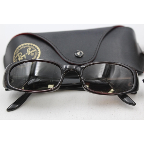 554 - Three pairs of Ray-Ban sunglasses