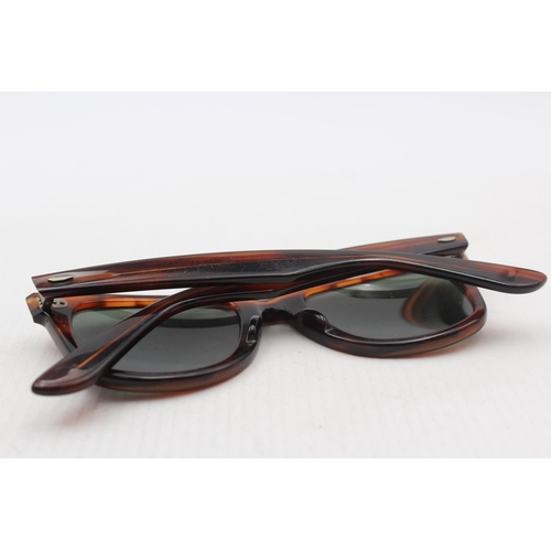 559 - A pair of vintage Bausch & Lomb Ray-Ban Wayfarer brown tortoiseshell sunglasses