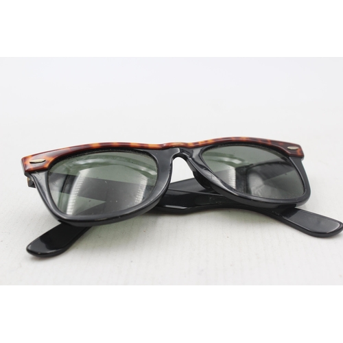 561 - A pair of vintage Bausch & Lomb Ray-Ban Wayfarer sunglasses