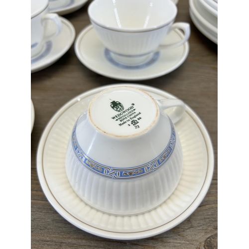 420 - Eighteen pieces of Wedgwood Metallised bone china, six cups, six saucers and six dinner plates