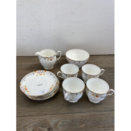 399 - Two tea sets, one Stanley China eighteen piece and one Crown Regent twenty piece