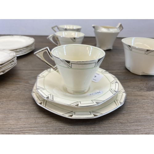 419 - An Alfred Meakin Marigold seventeen piece part tea set