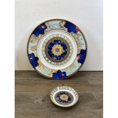 424 - Thirteen pieces of ceramics, Ten Royal Worcester dinner plates, two pieces of Royal Worcester To Cel... 