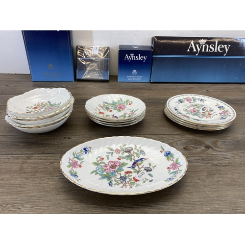 444 - A collection of Aynsley china to include four Pembroke cups and saucers, four Pembroke dinner plates... 