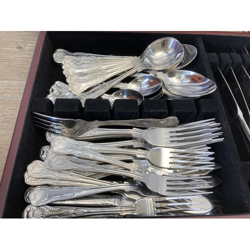 483 - A Viner's mahogany canteen of stainless steel King's pattern cutlery