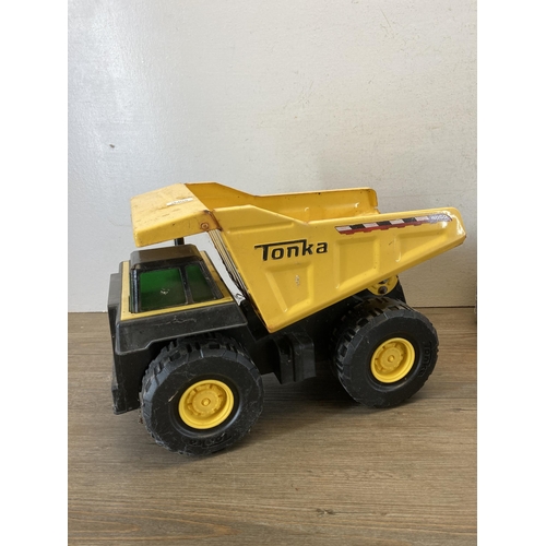 522 - Two items, one Meccano 3000 construction set and one Tonka 4000 dump truck