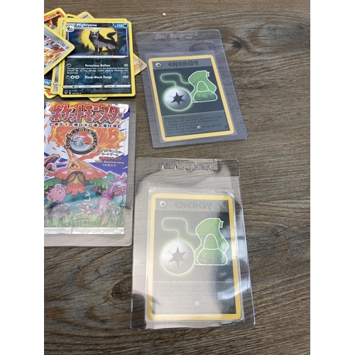 529 - A collection of Pokémon trading cards