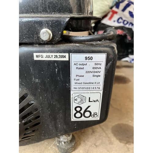 885 - A Medusa T950 compact petrol generator