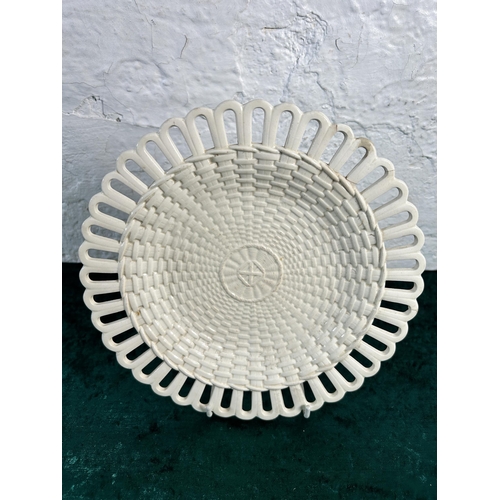 337 - An 18th century Wedgwood Queen's Ware pierced circular dish - approx. 23cm diameter