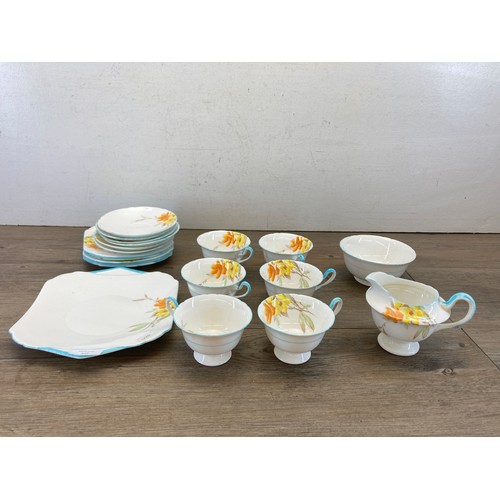 425 - A collection of Shelley tea/dinnerware