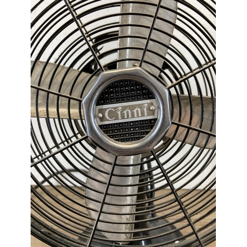 624 - A vintage Cinni desk fan - approx. 38cm high