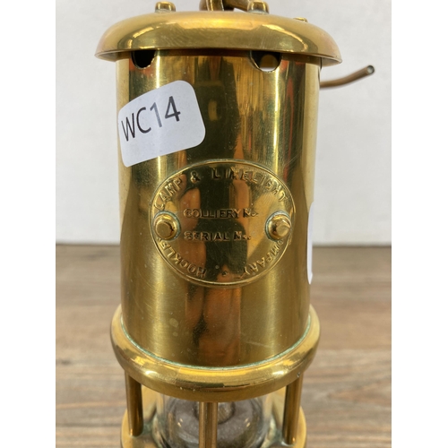 630 - A Hockley Lamp & Linelight Company brass miner's lamp - approx. 17cm high