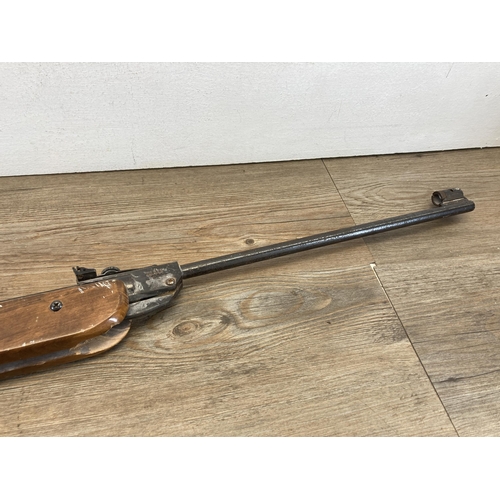 671 - A Norica Mod. 73 cal. 5.5/22 air rifle - approx. 106cm long