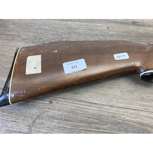 671 - A Norica Mod. 73 cal. 5.5/22 air rifle - approx. 106cm long