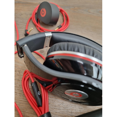 700 - A collection of headphones to include cased Beats by Dr Dre Studio foldable, boxed Sennheiser PX100-... 