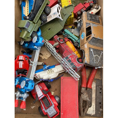 540 - A collection of vintage die-cast model vehicles and figurines to include Star Wars, Dinky, Corgi etc... 