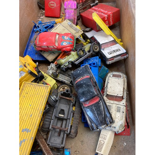 540 - A collection of vintage die-cast model vehicles and figurines to include Star Wars, Dinky, Corgi etc... 