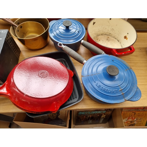 799 - A collection of kitchenware to include Le Creuset, Jamie Oliver Tefal griddle pan and frying pan, bo... 