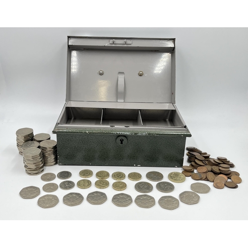 2269 - A cash tin containing a large collection of Elizabeth II decimal coins to include 1986 £2, 50p, ½p, ... 