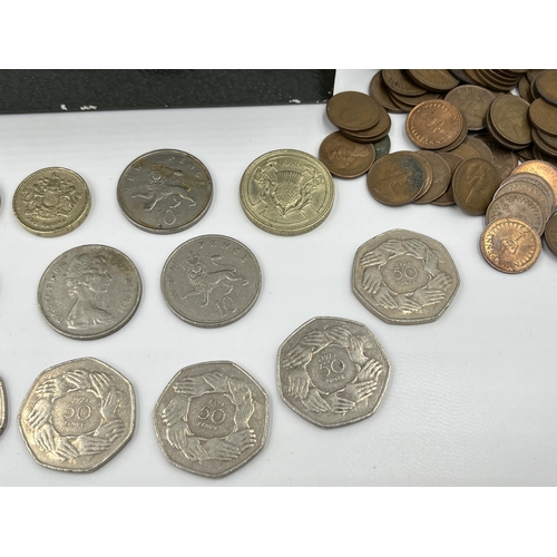 2269 - A cash tin containing a large collection of Elizabeth II decimal coins to include 1986 £2, 50p, ½p, ... 