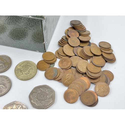 2269 - A cash tin containing a large collection of Elizabeth II decimal coins to include 1986 £2, 50p, ½p, ... 