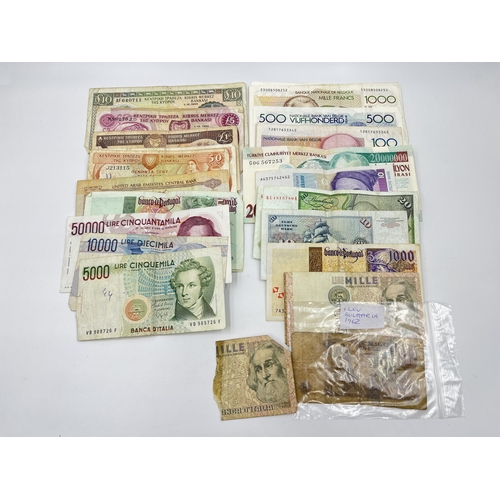 2274 - A collection of world banknotes to include 1970s, 1980s and 1990s Central Bank of Cyprus £10, £5, £1... 