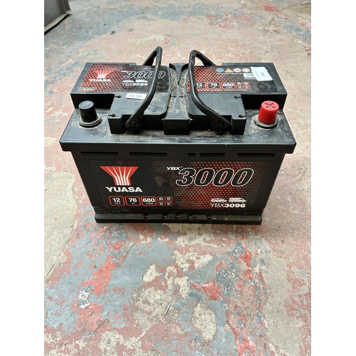 926 - A Yuasa YBX3096 12v car battery