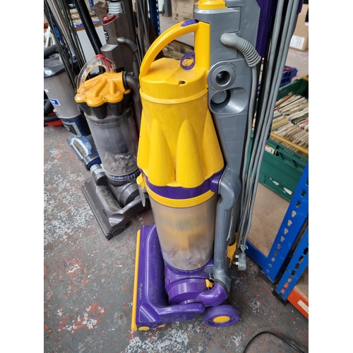 809 - A Dyson DC07i upright bagless vacuum cleaner