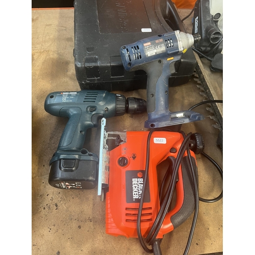 898 - A collection of power tools to include cased Wickes cordless hammer drill with battery and charger, ... 