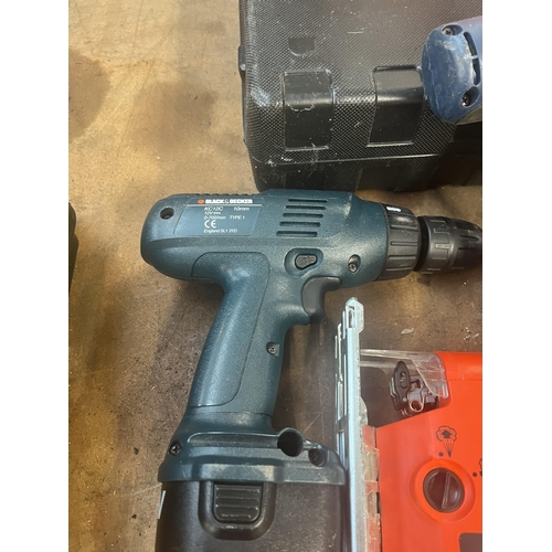 898 - A collection of power tools to include cased Wickes cordless hammer drill with battery and charger, ... 