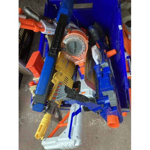 1026 - A large collection of Nerf guns