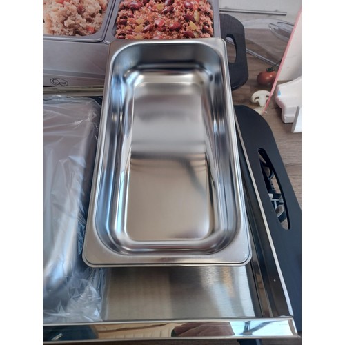 786 - A boxed Quest 300w buffet server and warming tray