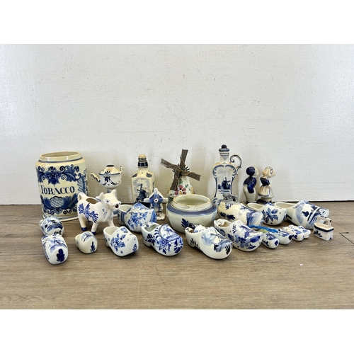 301 - A collection of Delft Blue china