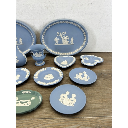 341 - A collection of Wedgwood Jasperware to include teal trinket dish etc.